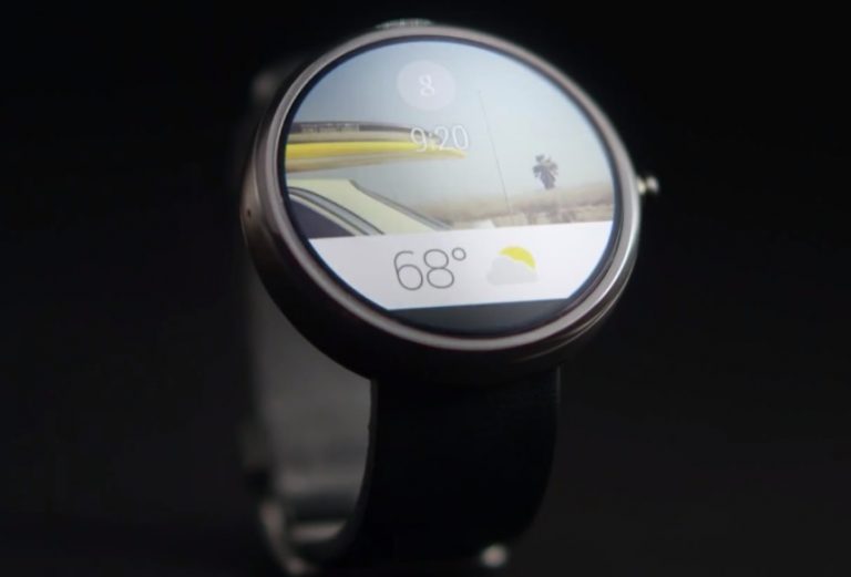 Relógio inteligente a executar o Android Wear