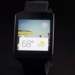 Relógio inteligente a executar o Android Wear