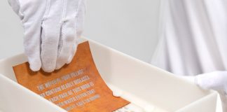 Cientistas transformam um livro num filtro de água