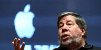 Co-fundador da Apple defende o lançamento do iPhone dobrável