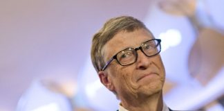 A era dos telemóveis está a chegar ao fim, garante Bill Gates
