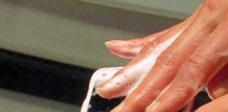 Conheça o 1º Smartphone que pode ser completamente lavado Smartphone