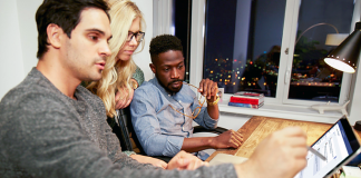 Facebook e Microsoft reforçam os planos para derrotar o Slack