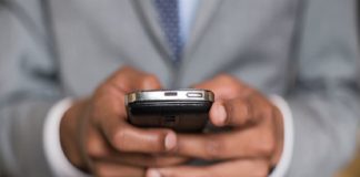 Angola vai implementar sistema de pagamentos por telemóvel