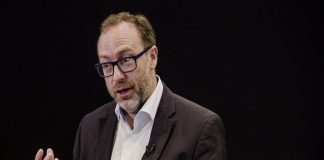 Co-fundador do Wikipédia vai lançar site para combater notícias falsas