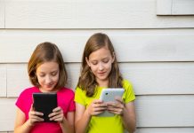 França proíbe acesso às redes sociais a menores de 15 anos
