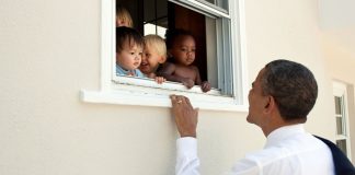 Tweet de Obama a condenar racismo é o mais curtido da história do Twitter