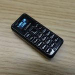 Conheça o telemóvel mais pequeno do mundo
