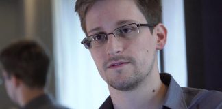 Edward Snowden afirma que o Facebook é uma empresa de vigilância