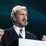 John McAfee – Menos Fios