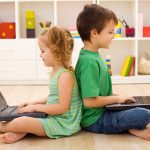 Crianças na era digital – Menos Fios