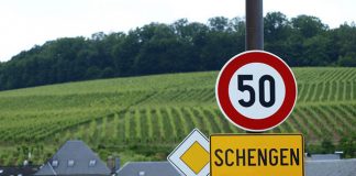 União Europeia quer testar um detector de mentiras em pontos de fronteira