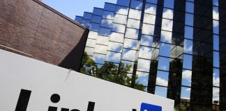 LinkedIn multado em USD 330 milhões por violar proteção de dados