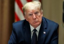 Trump isenta telemóveis, computadores e chips das novas tarifas