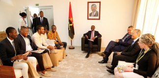 Vice-Presidência da República e Huawei oferecem equipamentos electrónicos aos estudantes universitários de Benguela