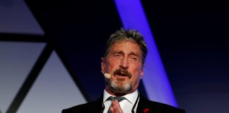 John McAfee, criador do antivírus McAffee, foi encontrado morto na prisão