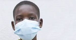 Inventor angolano de 13 anos beneficia de uma bolsa de estudo de cinco mil euros