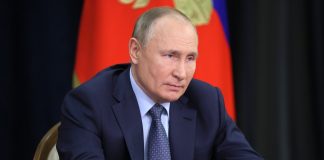 Governo russo multa Facebook por não remover conteúdos “proibidos”