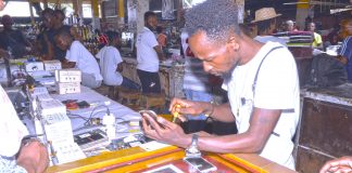 Malanje recebe feira de reparação grátis de aparelhos tecnológicos