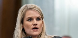 Denunciante do Facebook vai lançar livro sobre a sua experiência