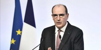 Covid-19: França impõe teletrabalho de pelo menos três dias por semana