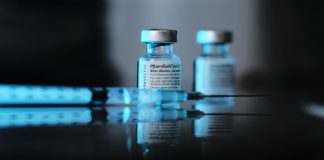 Seis países africanos vão receber tecnologia para produzir vacinas mRNA