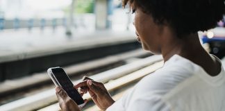 África: empresas defendem cortes fiscais para smartphones acessíveis