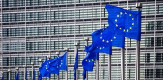 Comissão Europeia quer formar um milhão de jovens em alta tecnologia