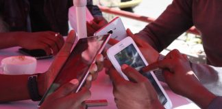 Cunene. Rei pede bom uso das tecnologias por parte dos jovens