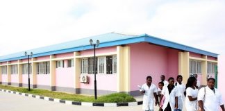 Educação no Uíge distribui computadores ligados à internet as Escolas