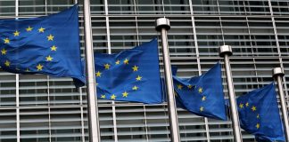 União Europeia aplica multas milionárias à Apple e Meta