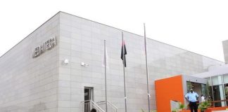 Internet de banda larga principal motivo para a afluência de jovens na Mediateca de Lubango