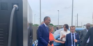 1º ponto de carga vai permitir atender duas viaturas elétricas simultaneamente