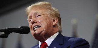 Donald Trump quer a sua conta do Facebook de volta