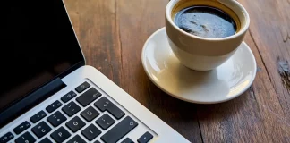 Consultório MenosFios. Saiba o que fazer quando derramar líquido no seu computador