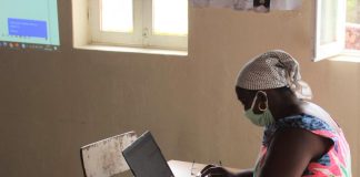 Presença de mulheres no sector das tecnologias em Angola em níveis baixos