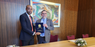 Angola e Brasil assinam cooperação entre empresas públicas de processamento de dados.