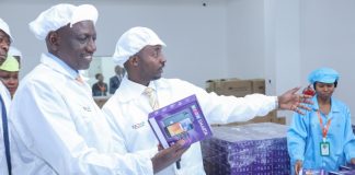 Quénia celebra a produção local de Smartphones de baixo custo