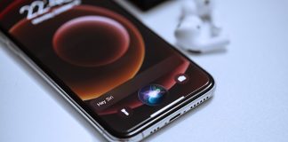 Apple pretende lançar Siri mais inteligente com Inteligência Artificial