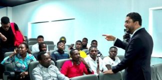 Candidatos da Escola 42 Luanda preparam-se para última etapa