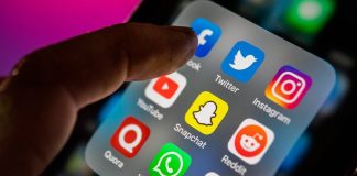 Crianças angolanas exortadas a usarem as redes sociais corretamente