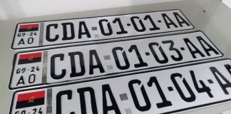 Chapas de matrículas com código QR melhoram controlo do parque automóvel no país