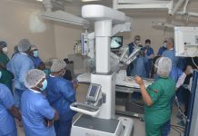 Angola ganha segundo robô cirúrgico para formação de médicos