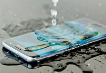 Consultório MenosFios: Saiba o que fazer quando o smartphone cair na água