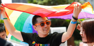 China bane aplicativos de namoro dirigidos à comunidade LGBTQIA+ das lojas de apps