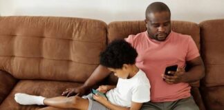 WhatsApp lança recurso para pais controlarem quem pode falar com seus filhos