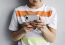 Grécia vai proibir redes sociais para menores de 15 anos a partir de 2027