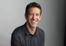 John Ternus é o novo CEO da Apple e sucede a Tim Cook na liderança da tecnológica