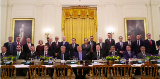 Trump e gigantes tecnológicos assinam acordo para controlar os riscos da IA